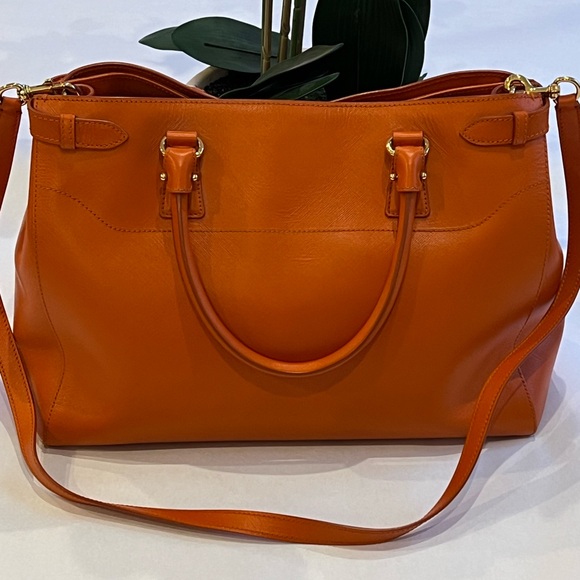 Salvatore Ferragamo: Sofia Leather Bag, Orange. 
Beautiful Bag! - Picture 2 of 7